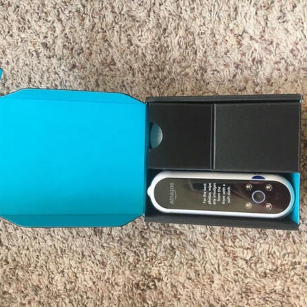 Amazon Echo Look - NEVER OUT OF BOX